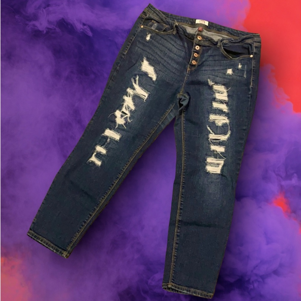 l.e.i. Distressed straight leg skinny jeans